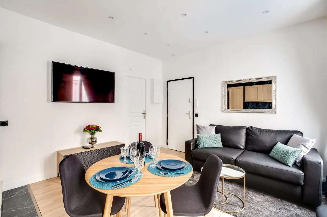 Suite Paris, Tour Eiffel, Champs Elysees