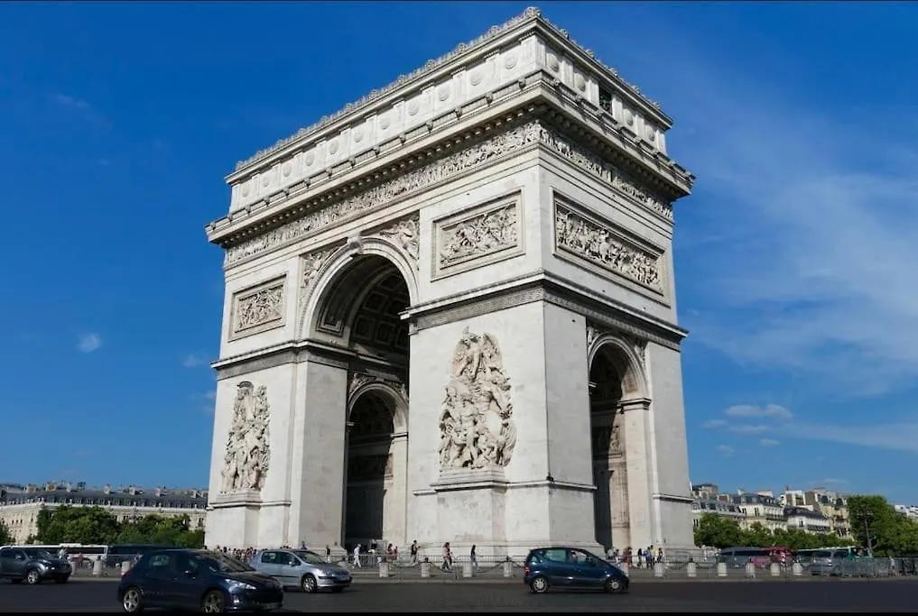 Suite Paris, Tour Eiffel, Champs Elysees Apartment